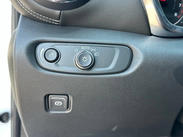 Used 2023 Chevrolet Blazer LT w/ Convenience Package FWD image 10