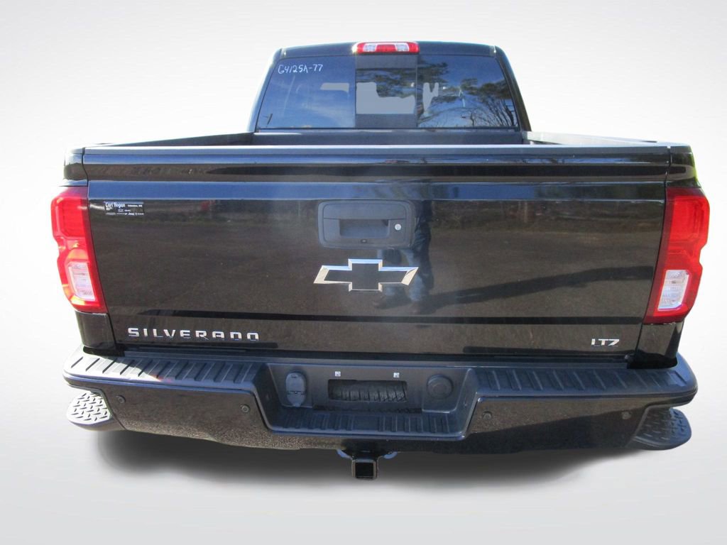 Used 2018 Chevrolet Silverado 1500 LTZ Z71 w/ Midnight Edition image 9