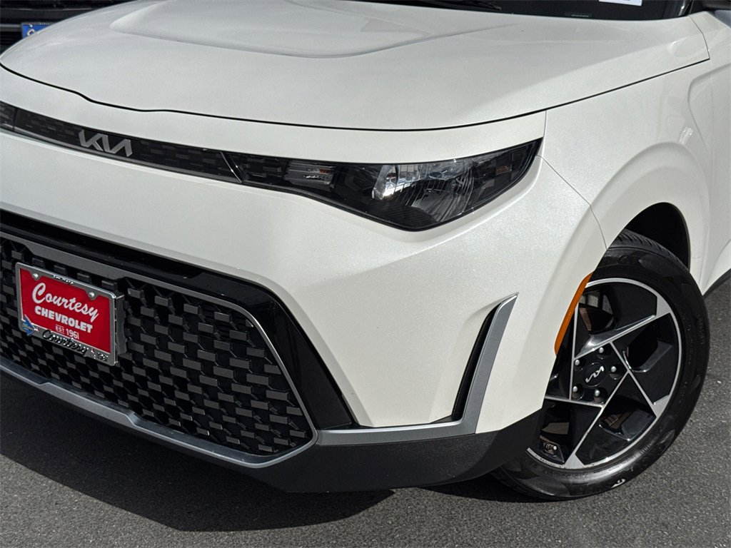 Used 2023 Kia Soul EX image 3