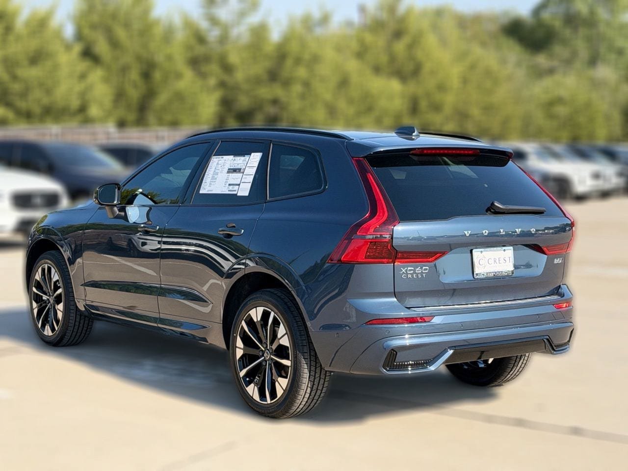 New 2027 Volvo XC60 B5 Plus AWD/4WD image 3