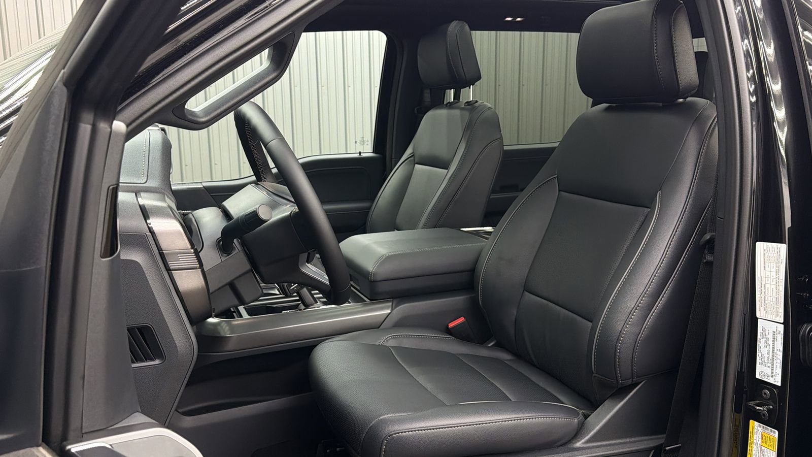 Used 2025 Ford F150 Lariat AWD/4WD image 32