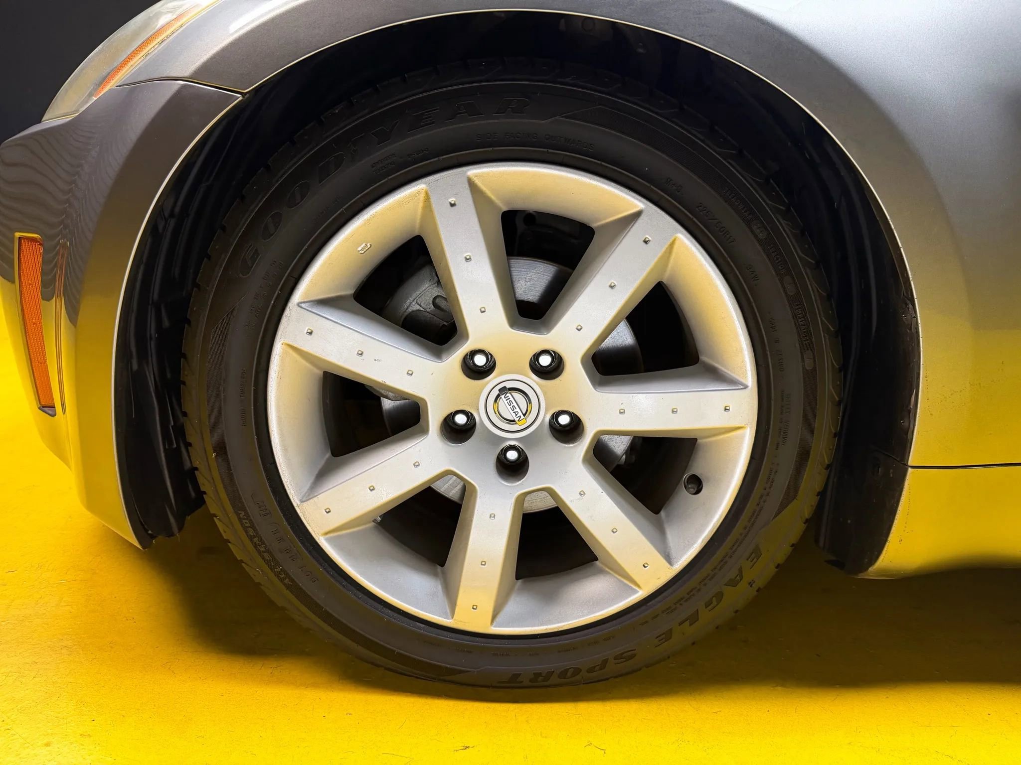 Used 2004 Nissan 350Z Touring image 10