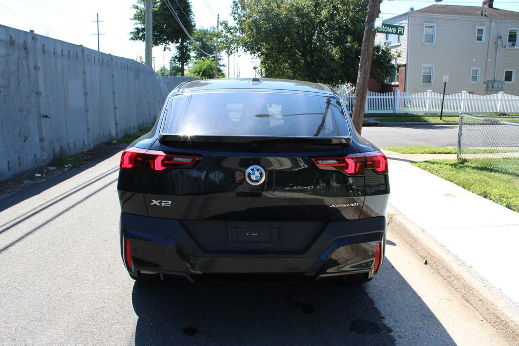 Used 2026 BMW X2 xDrive28i AWD/4WD image 6