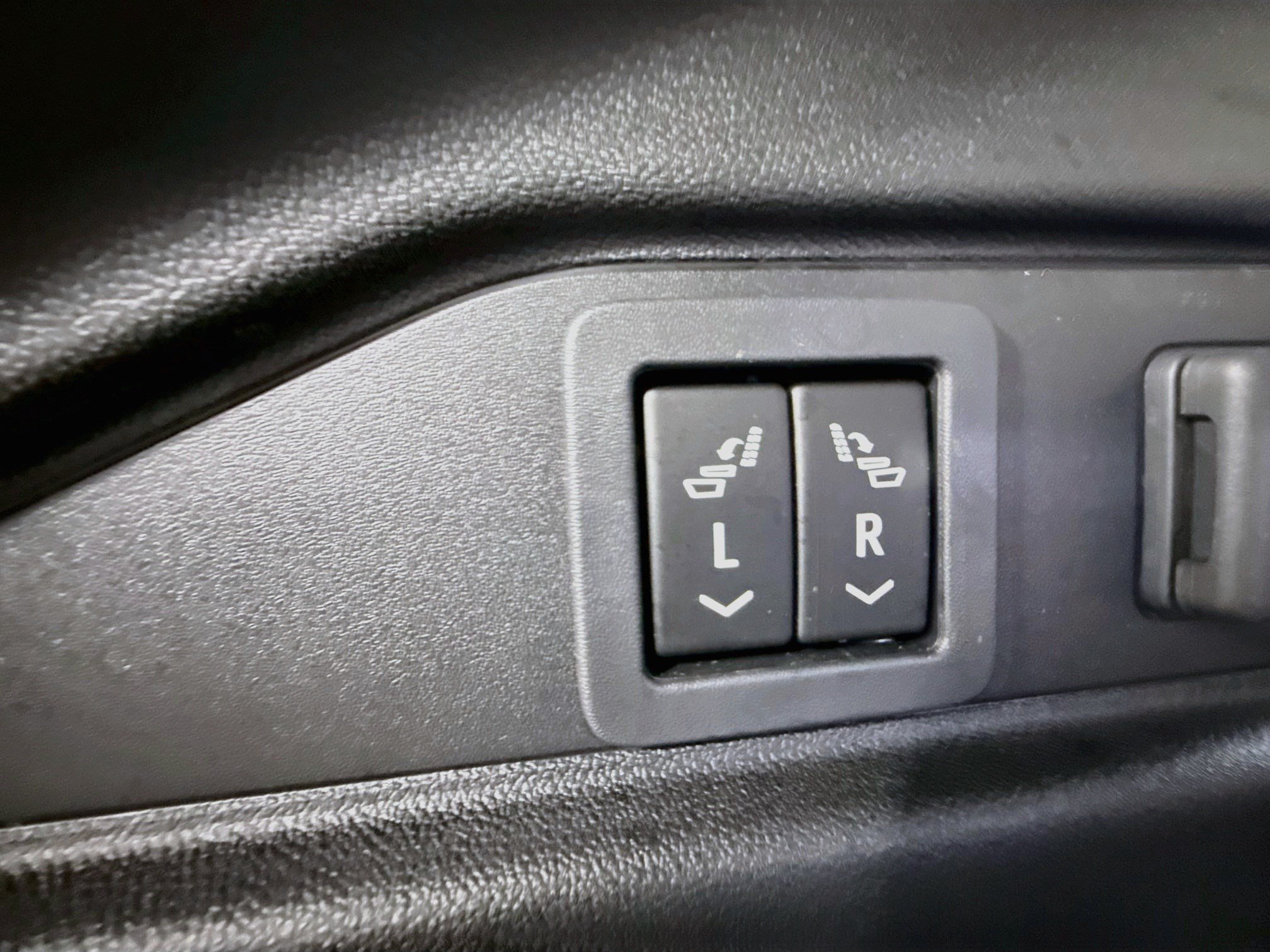 Used 2023 Cadillac Lyriq AWD image 44