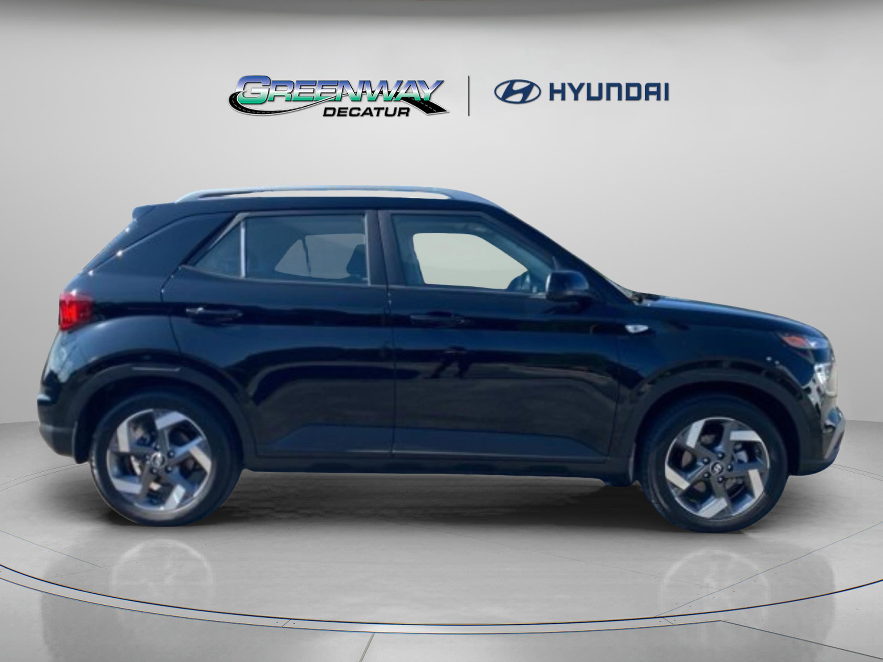Certified 2025 Hyundai Venue SEL FWD image 9