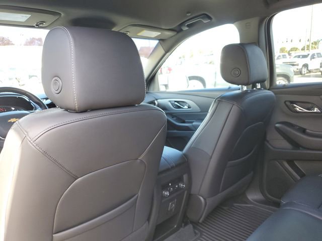 Used 2023 Chevrolet Traverse LT image 12