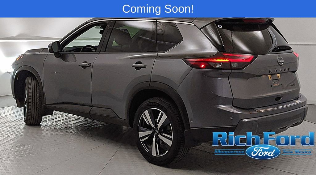Used 2024 Nissan Rogue SL AWD/4WD image 4