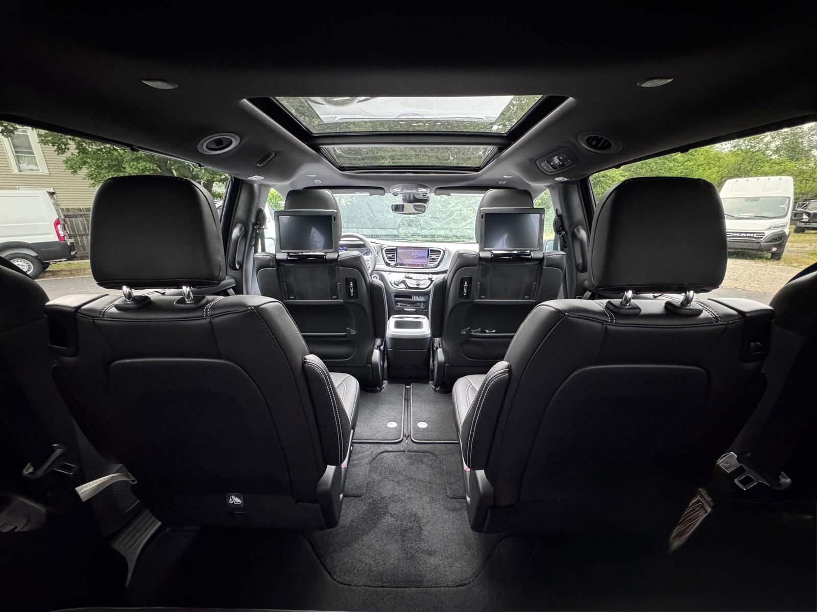 New 2025 Chrysler Pacifica Select w/ Uconnect Theater Family Group AWD/4WD image 3