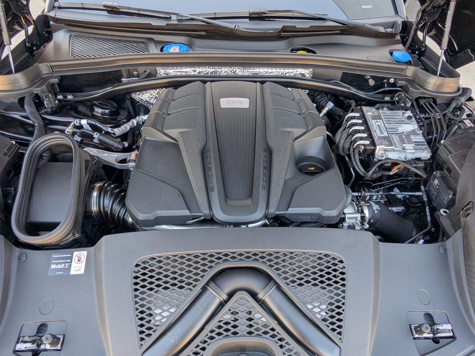 New 2026 Porsche Macan GTS image 28