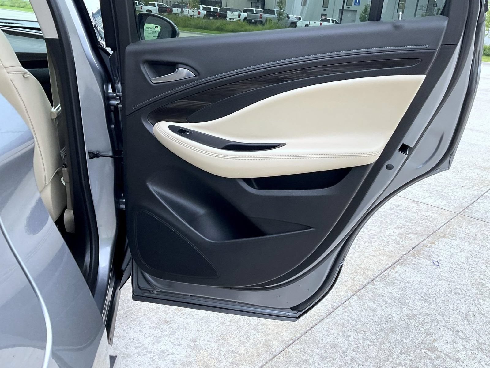 Used 2020 Buick Envision Essence FWD image 21