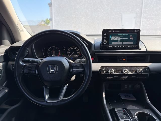 Used 2025 Honda Pilot Touring image 6