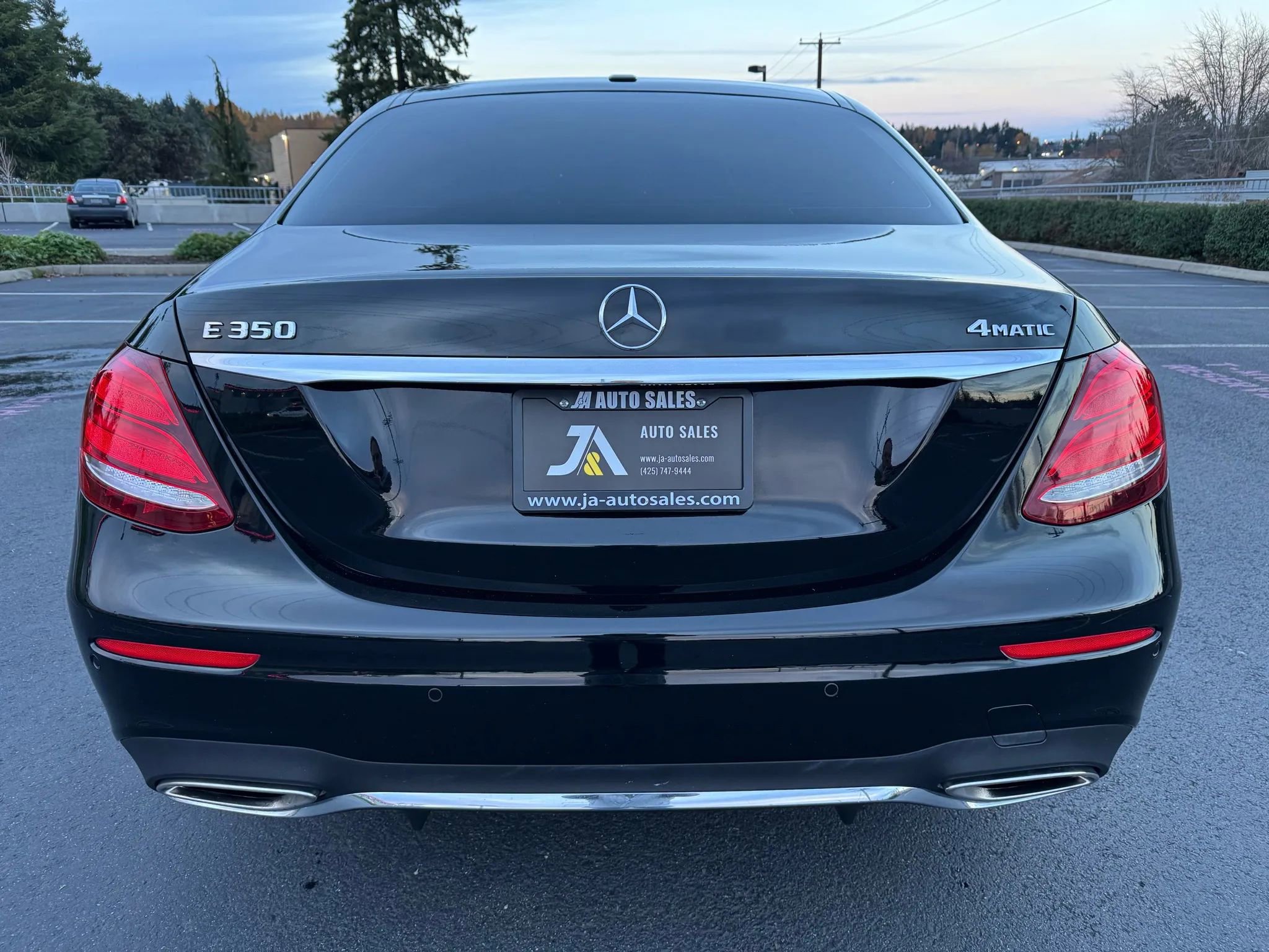 Used 2020 Mercedes-Benz E 350 4MATIC Sedan image 8