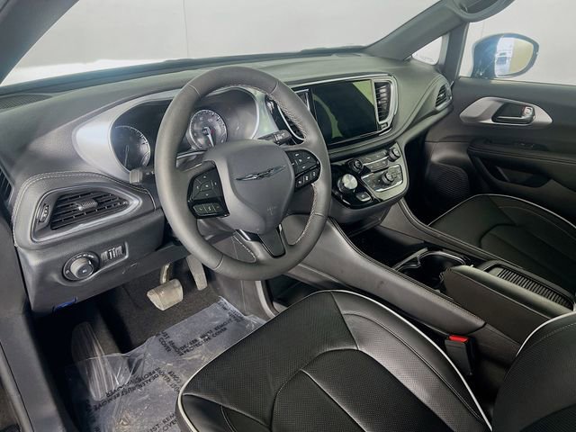 Used 2026 Chrysler Pacifica Limited w/ S Appearance Package image 11