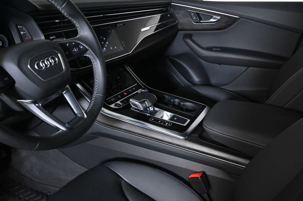 Used 2023 Audi Q8 Premium w/ Convenience Package AWD/4WD image 19