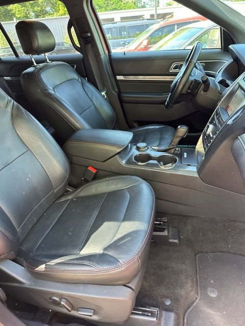 Used 2017 Ford Explorer Sport w/ Equipment Group 401A AWD/4WD image 8