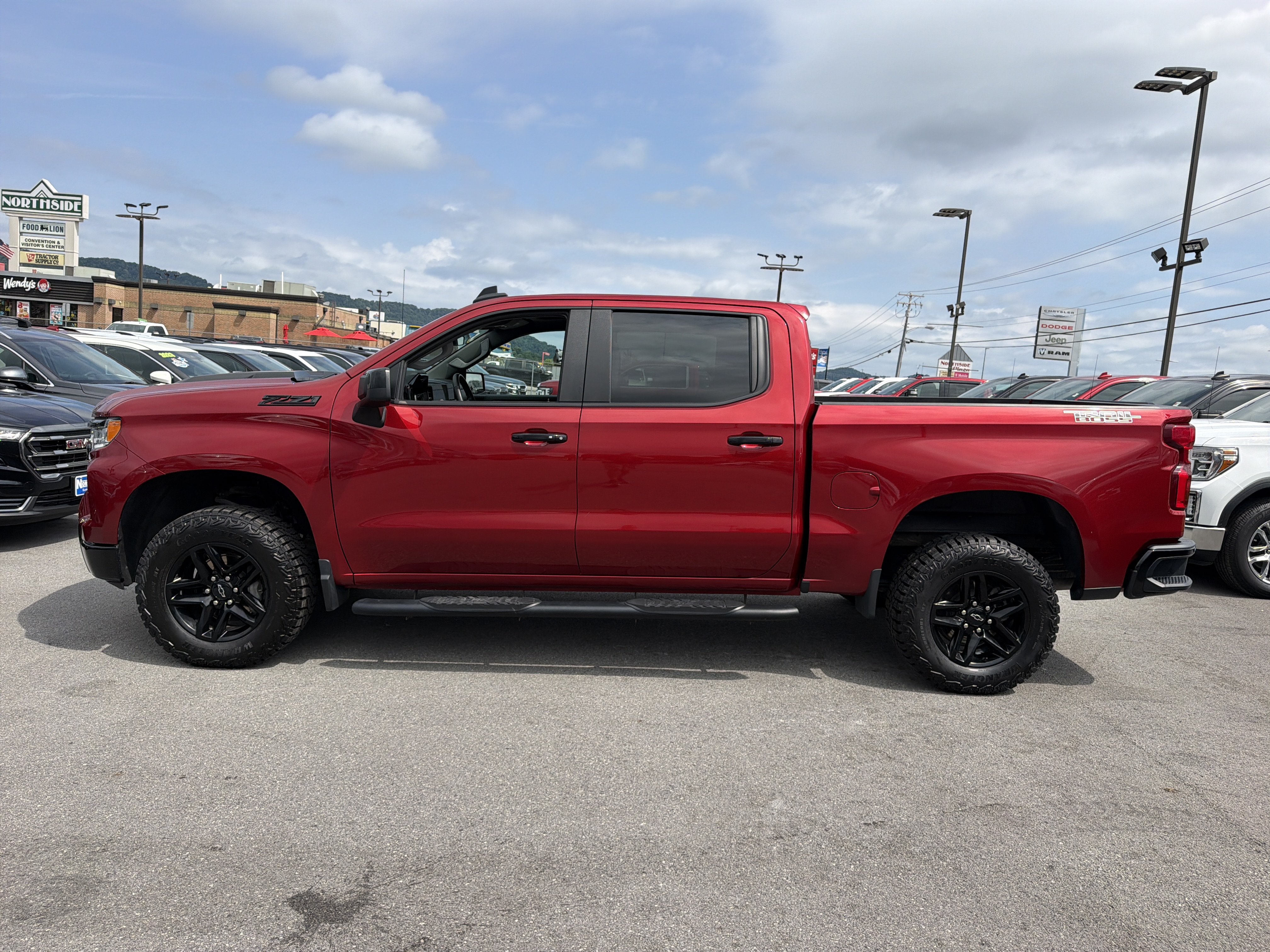 Used 2024 Chevrolet Silverado 1500 LT Trail Boss w/ Convenience Package II AWD/4WD image 11