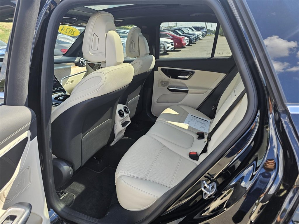 Certified 2024 Mercedes-Benz GLC 300 image 25