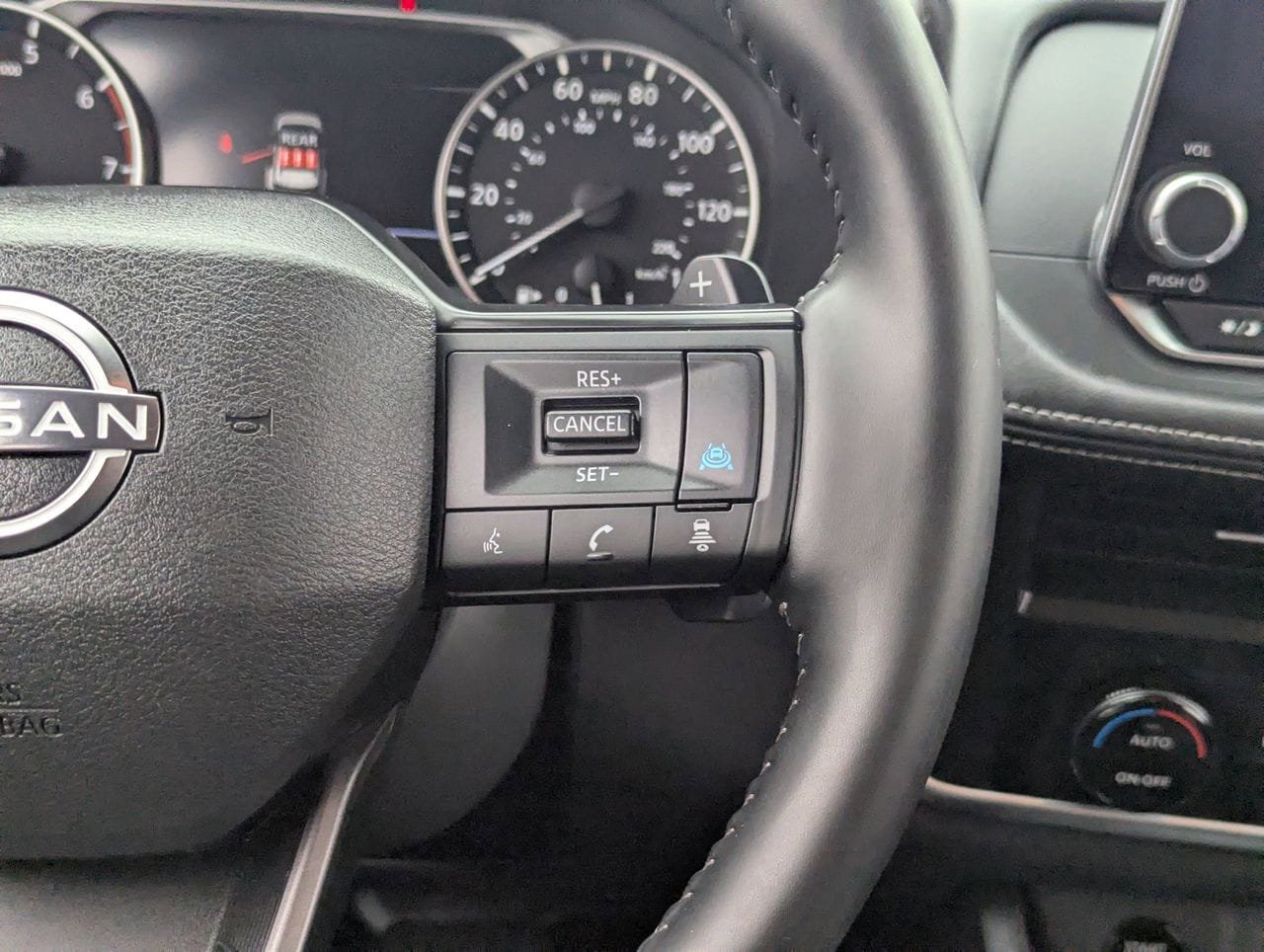 Certified 2025 Nissan Rogue SV FWD image 24