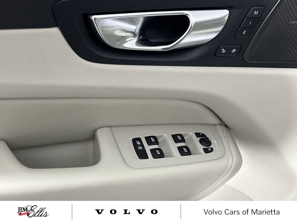 Used 2026 Volvo XC60 B5 Ultra w/ Protection Package Premier image 13