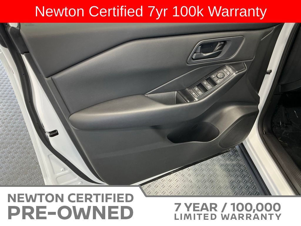 Used 2025 Nissan Rogue S FWD image 36