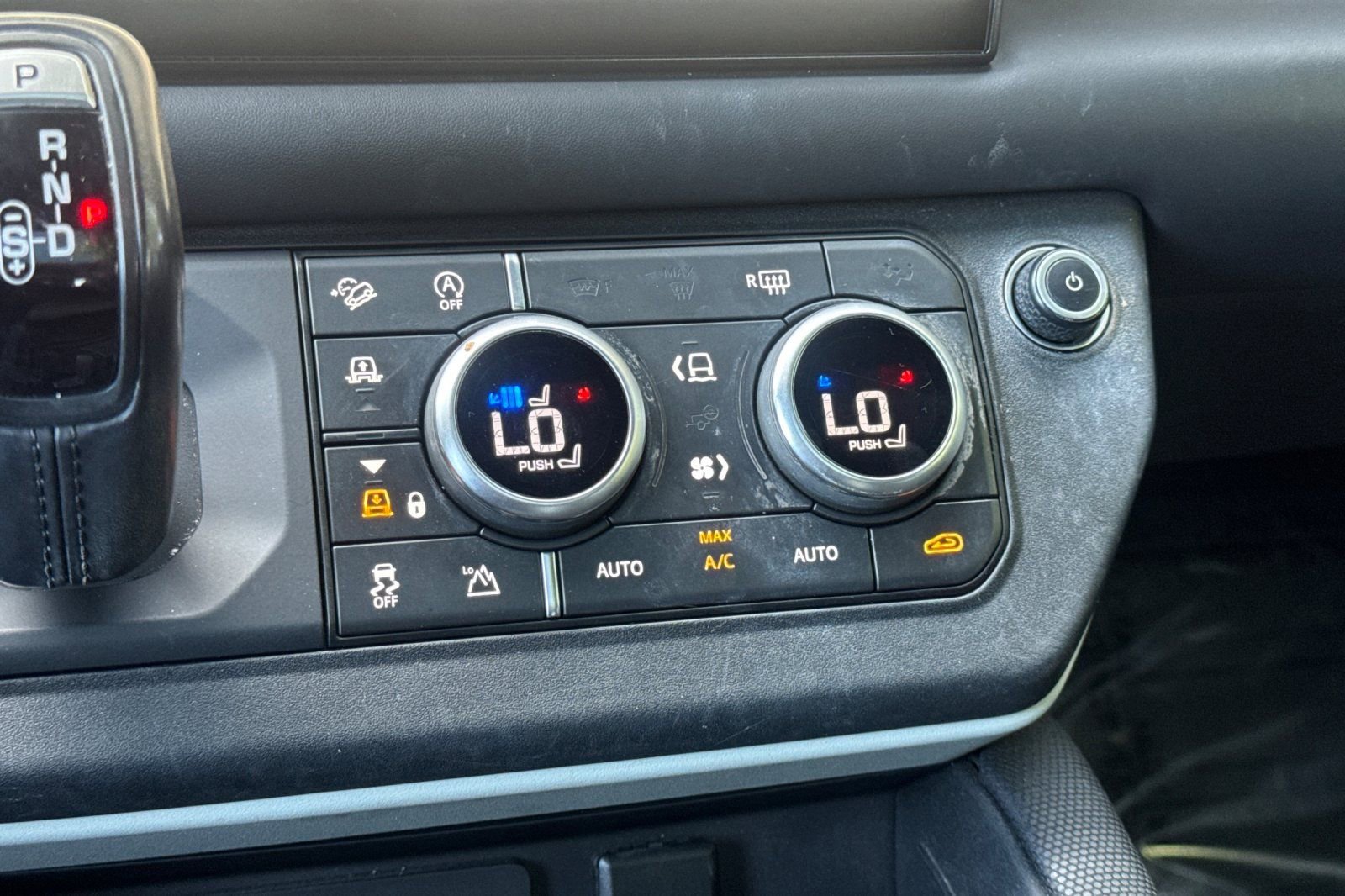 Used 2022 Land Rover Defender 110 X-Dynamic HSE AWD/4WD image 22