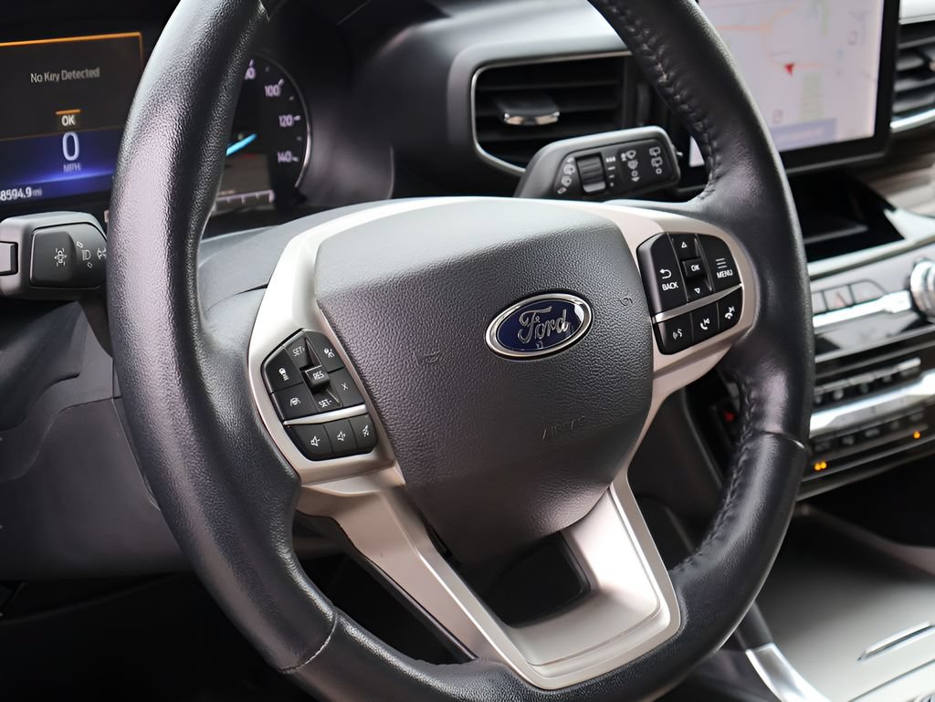 Used 2022 Ford Explorer Limited w/ Equipment Group 301A AWD/4WD image 22