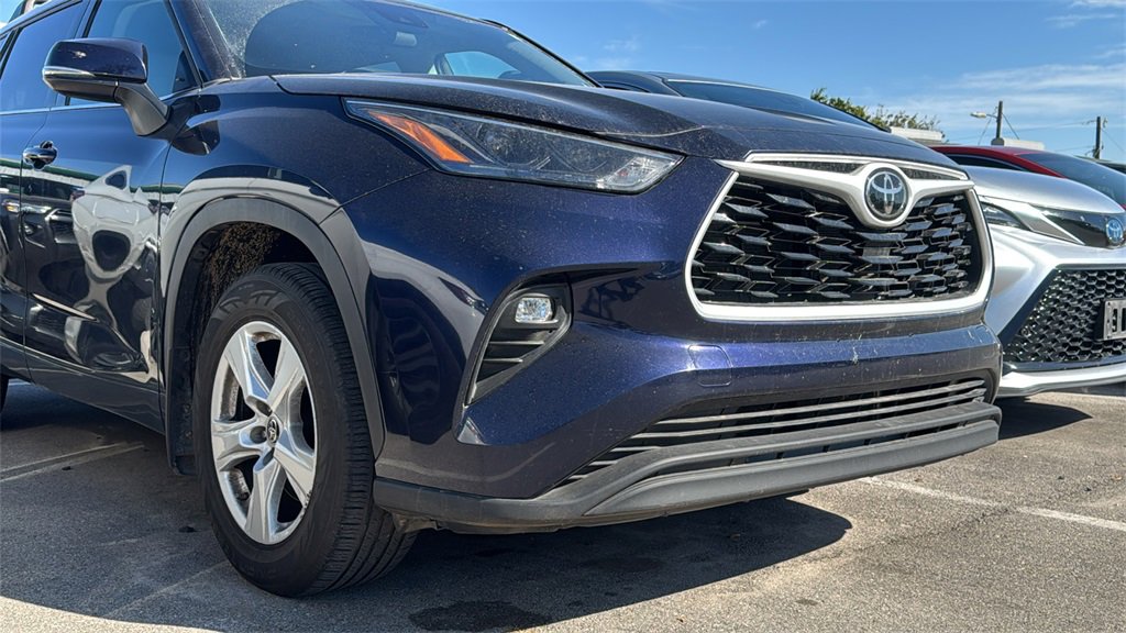 Certified 2022 Toyota Highlander LE image 12