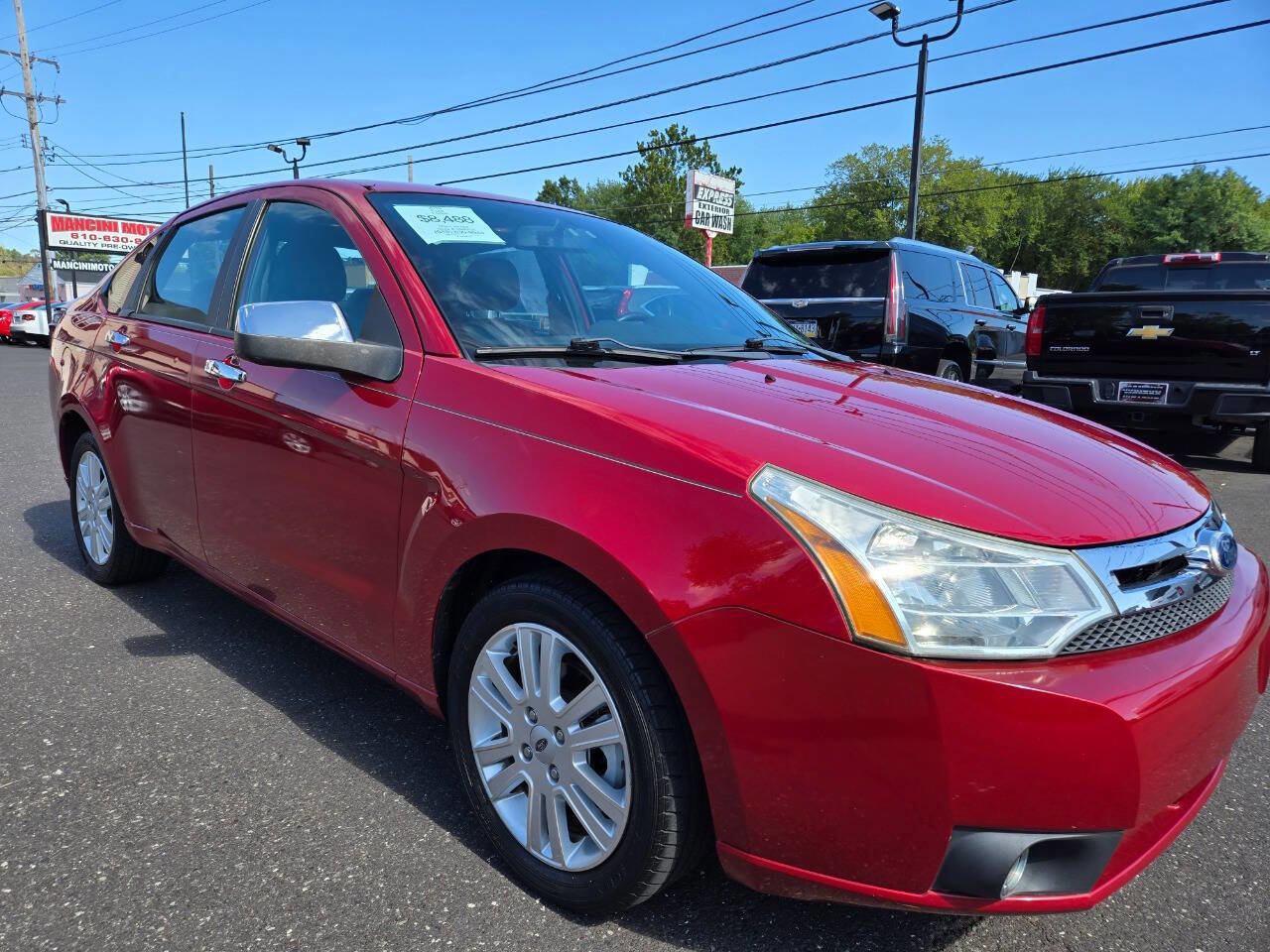 Used 2010 Ford Focus SEL image 4