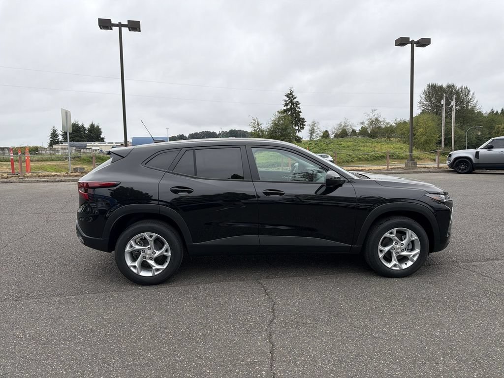 New 2026 Chevrolet Trax LS w/ LS Convenience Package FWD image 2