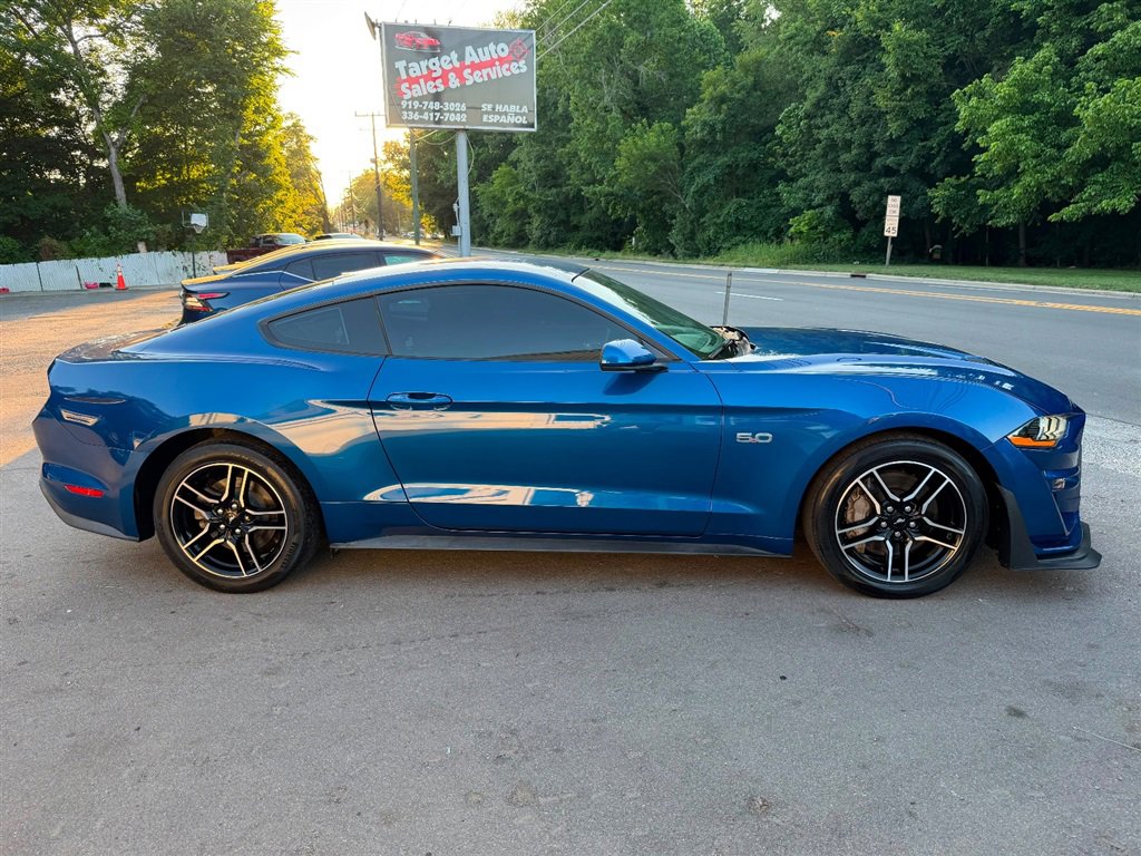 Used 2018 Ford Mustang GT RWD image 1