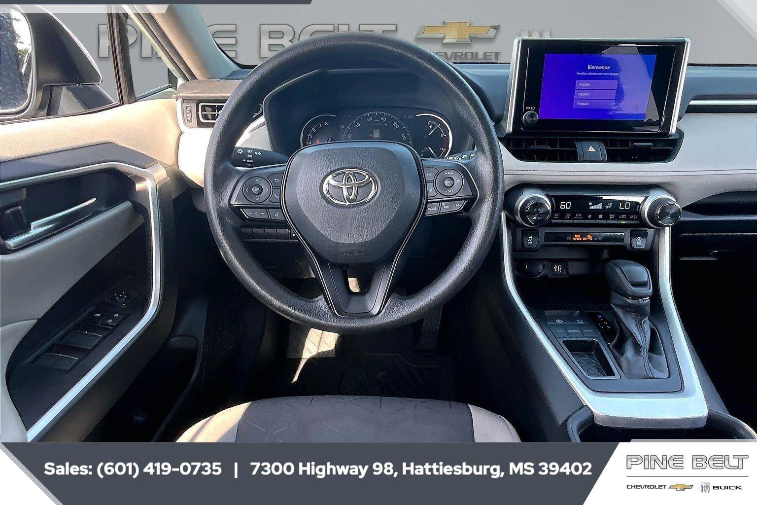 Used 2023 Toyota RAV4 XLE w/ Convenience Package FWD image 5