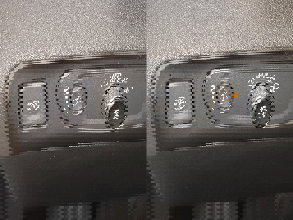 Used 2020 Buick Enclave Avenir w/ Avenir Technology Package image 20