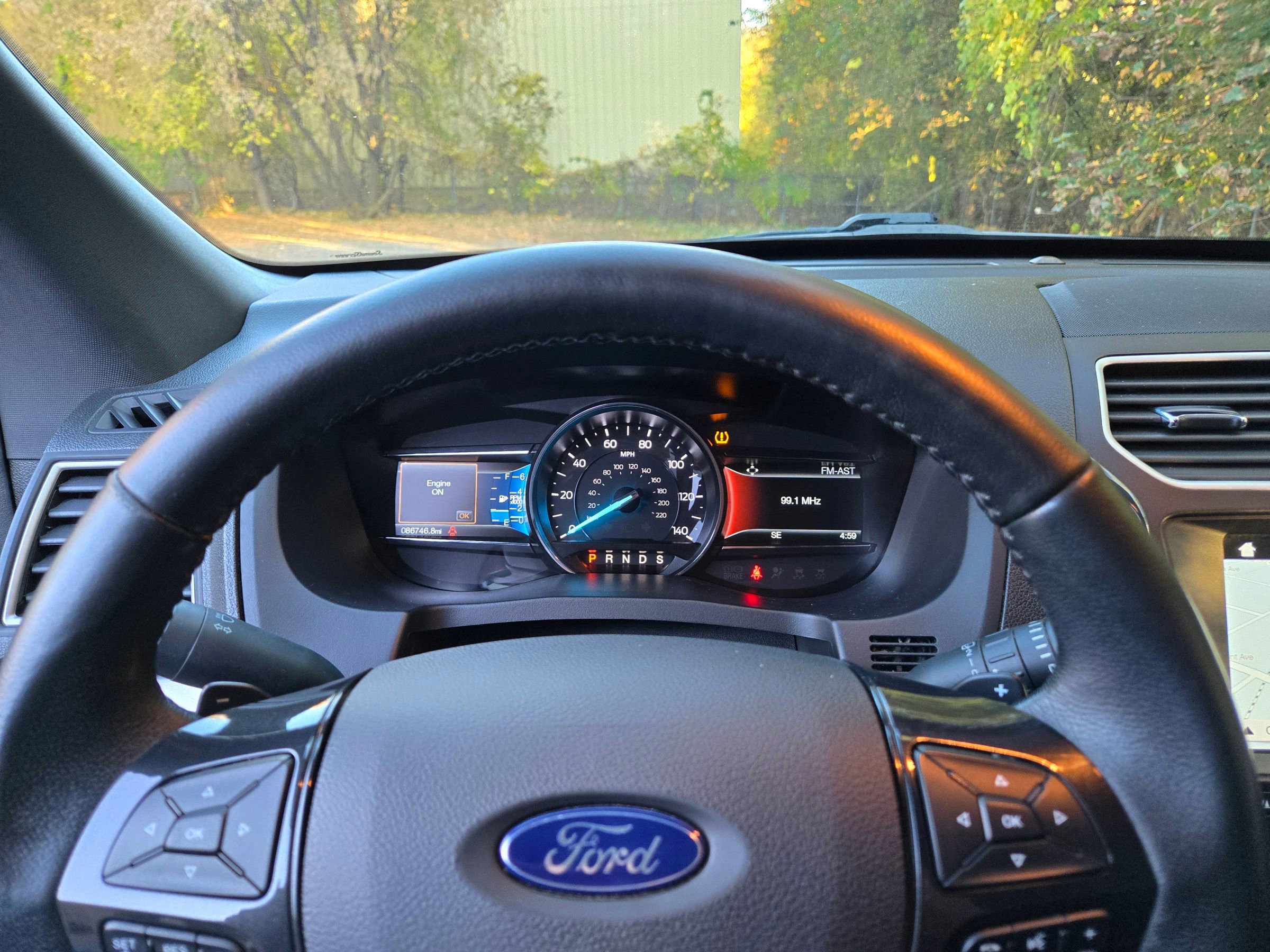 Used 2017 Ford Explorer XLT w/ Equipment Group 202A AWD/4WD image 14