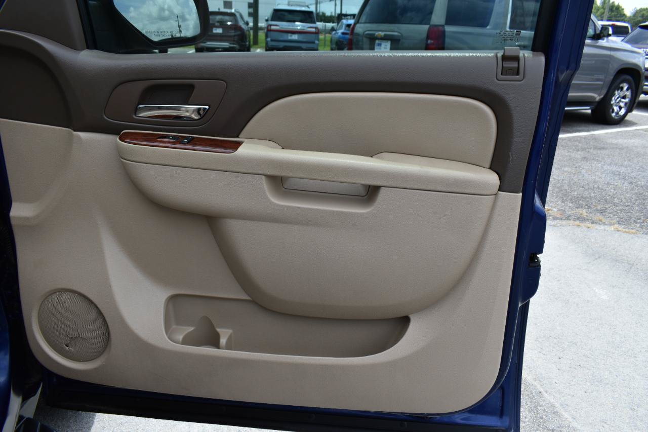 Used 2013 Chevrolet Avalanche LS RWD image 36