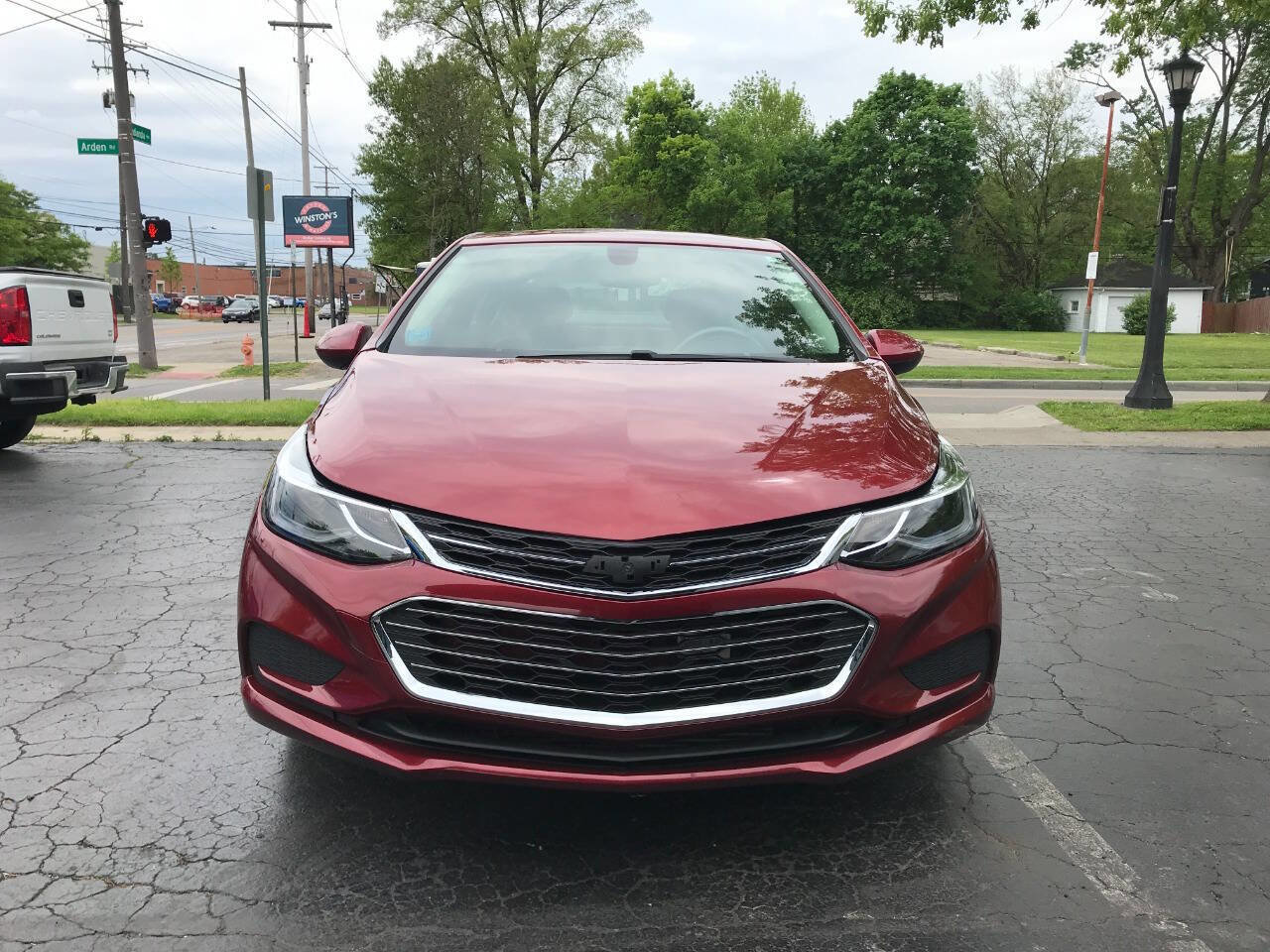 Used 2017 Chevrolet Cruze LT w/ Convenience Package FWD image 3
