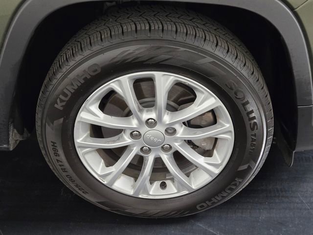 Used 2021 Jeep Cherokee Latitude FWD image 9