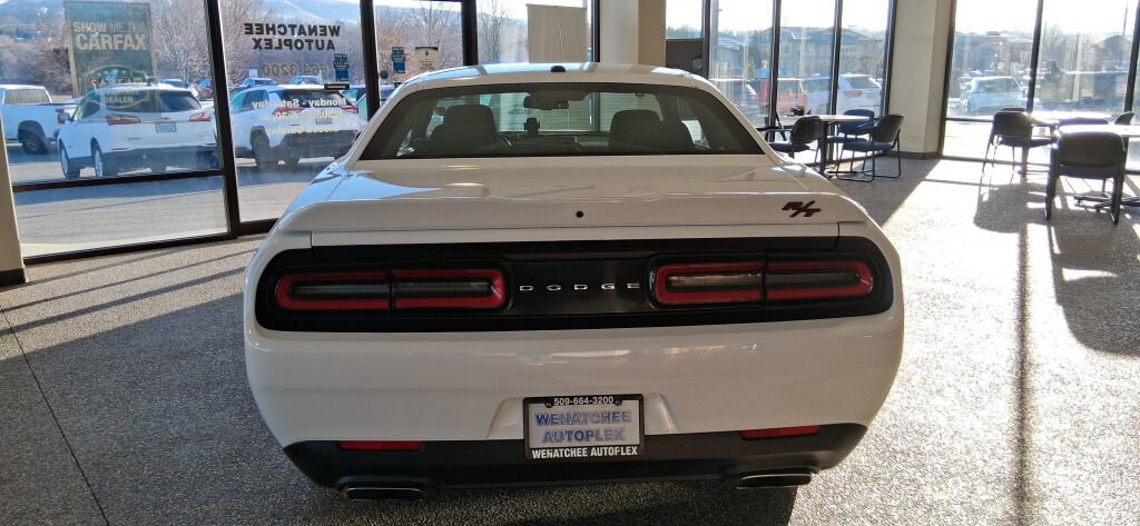 Used 2021 Dodge Challenger R/T image 8