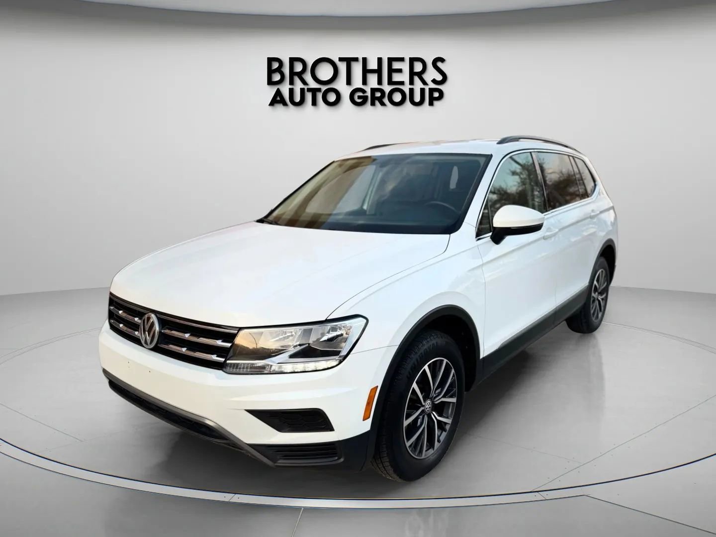 Used 2020 Volkswagen Tiguan SEL image 10