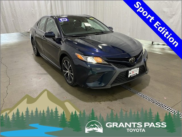 Used 2020 Toyota Camry SE image 1