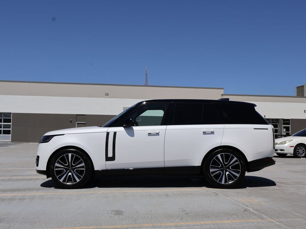 Used 2023 Land Rover Range Rover SE AWD/4WD image 4