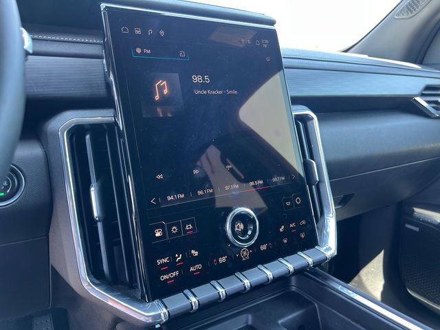 Used 2025 GMC Acadia Elevation image 34