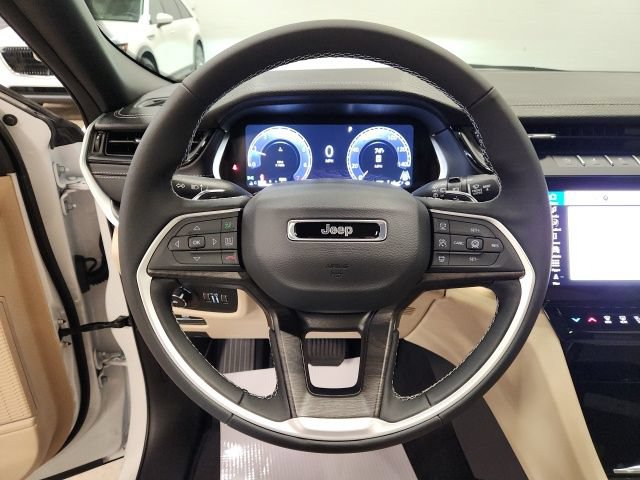 Used 2026 Jeep Grand Cherokee Limited w/ Luxury Tech Group II AWD/4WD image 19