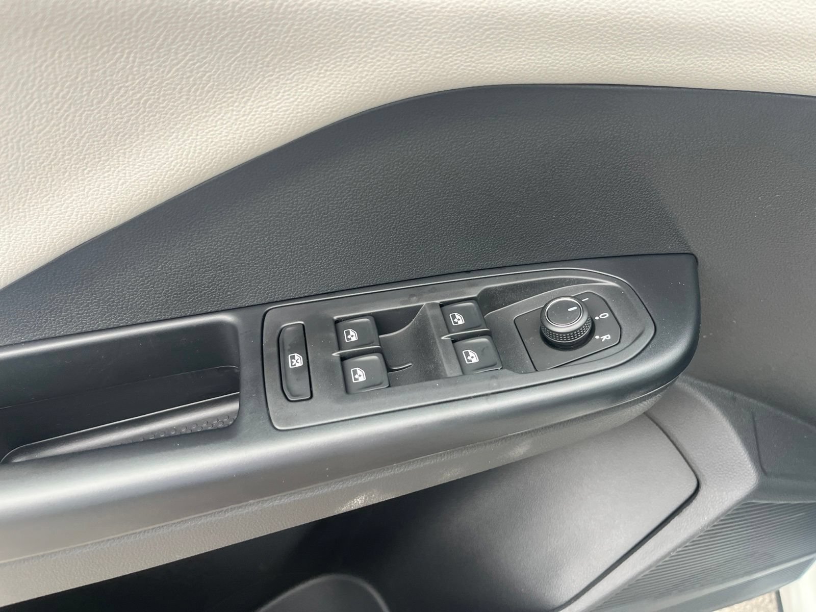 New 2026 Volkswagen Taos S FWD image 8