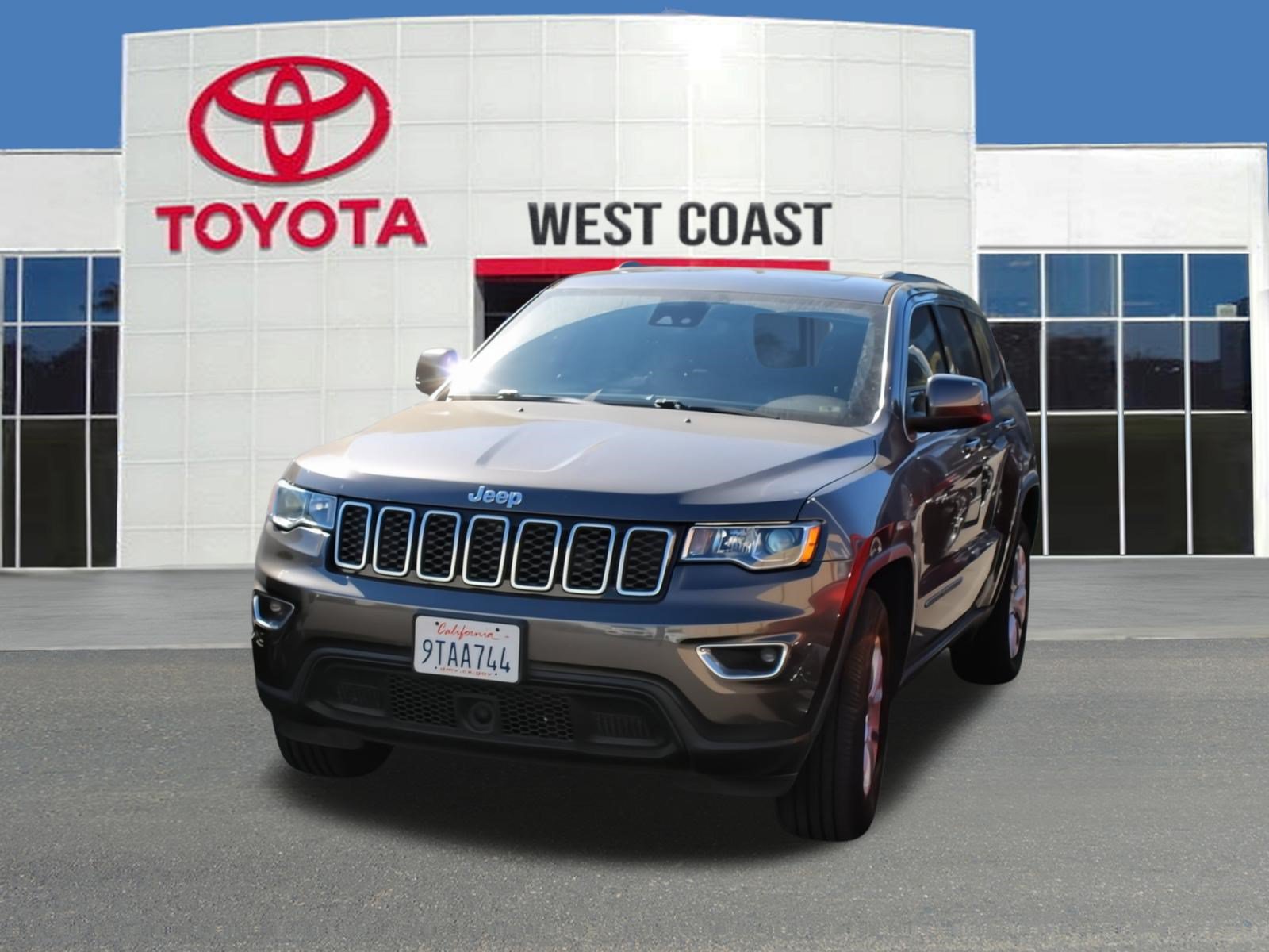 Used 2021 Jeep Grand Cherokee Laredo