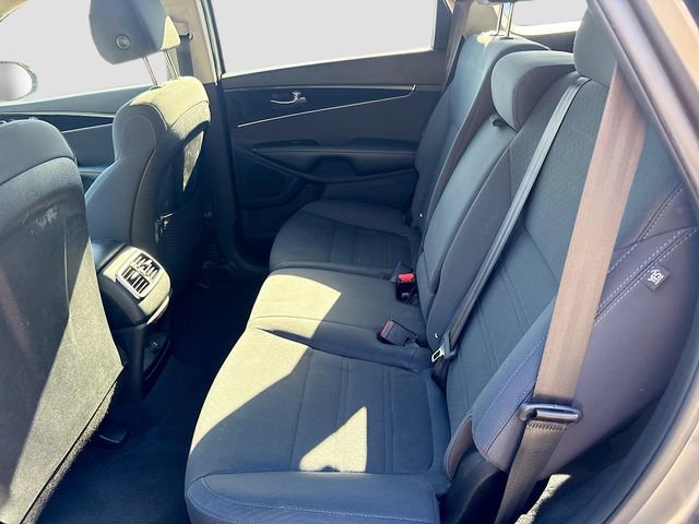 Used 2019 Kia Sorento L image 19