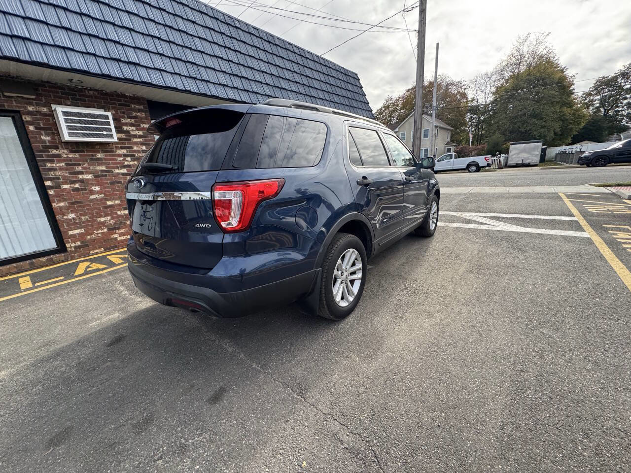 Used 2016 Ford Explorer Base AWD 4dr SUV image 9