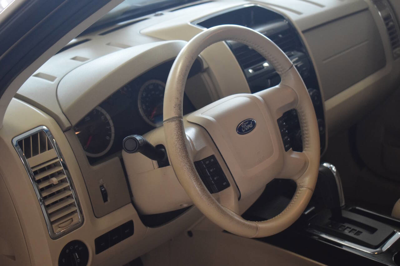Used 2010 Ford Escape Limited AWD/4WD image 45
