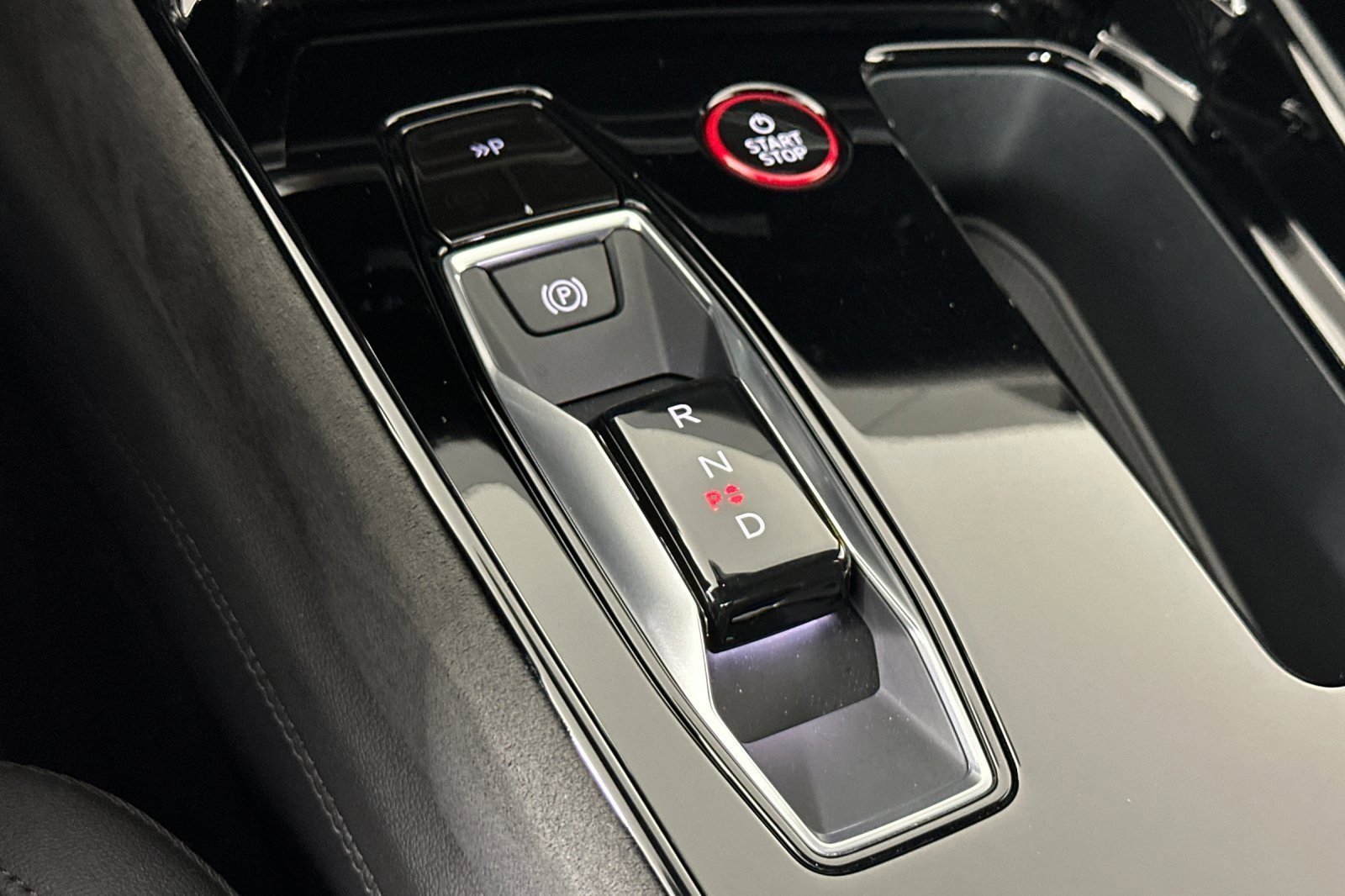 Certified 2024 Audi RS e-tron GT w/ Carbon Performance Package image 20