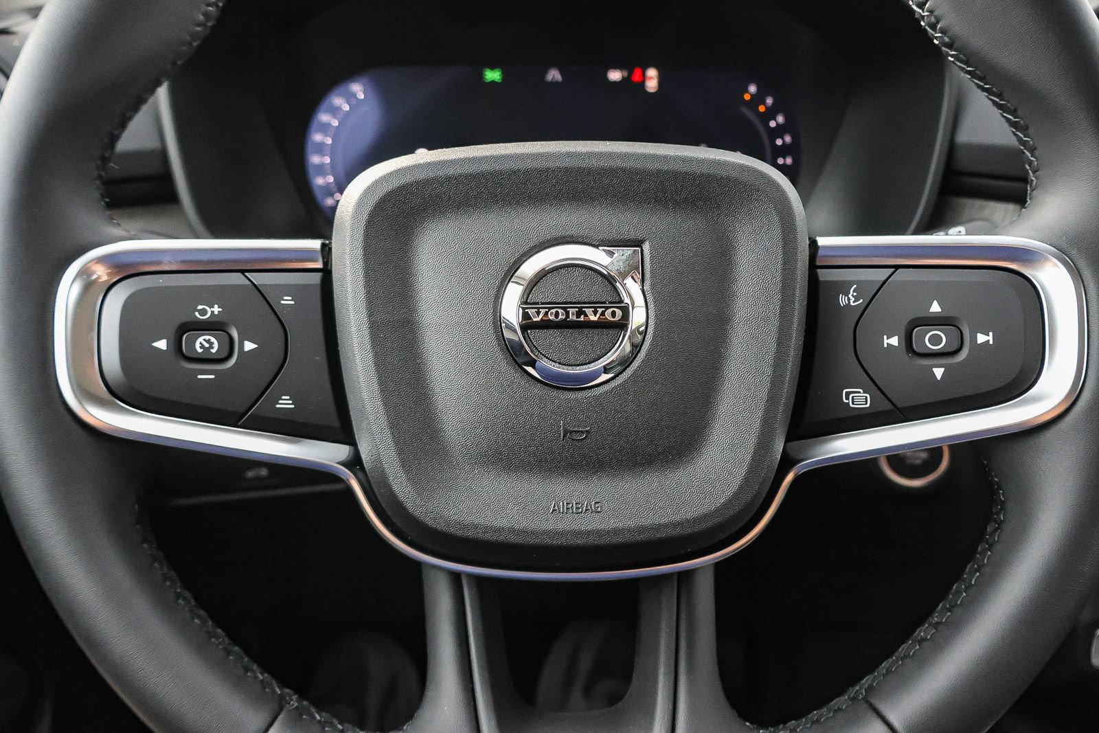 New 2026 Volvo XC40 B5 Core w/ Climate Package AWD/4WD image 34