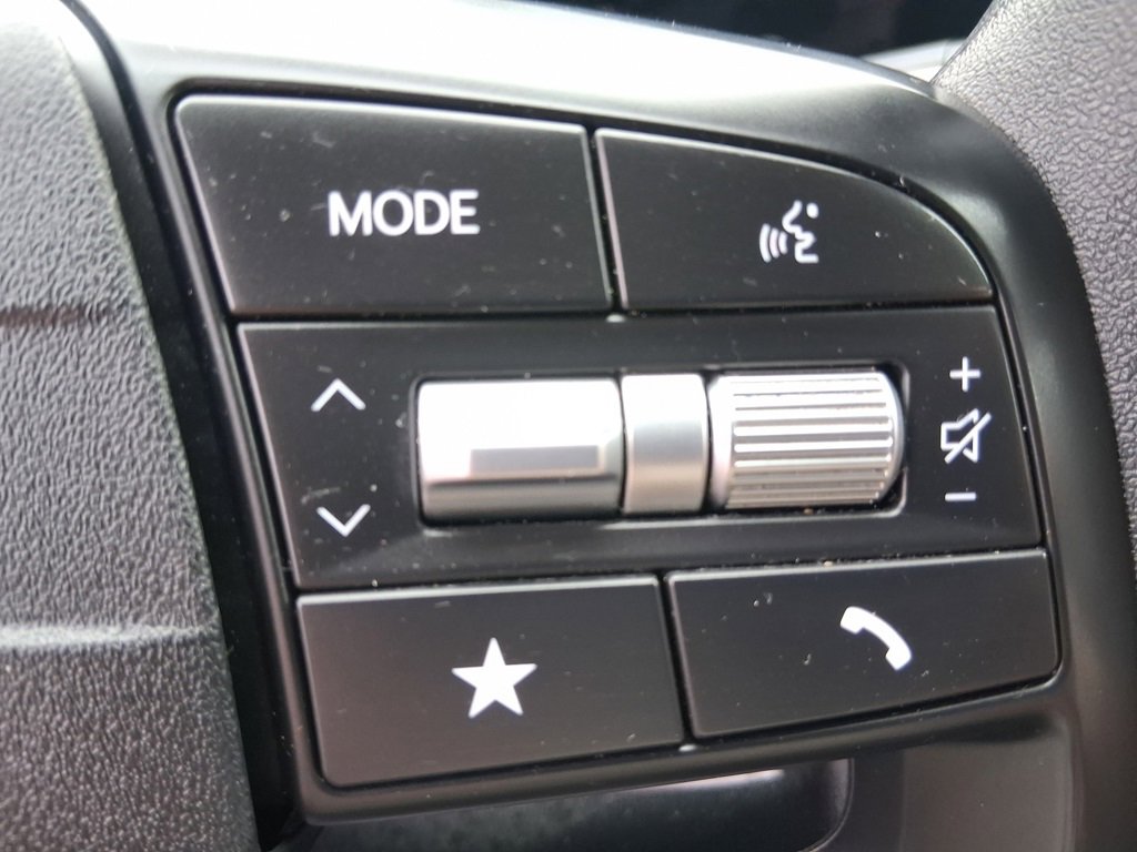 Used 2025 Kia K4 LXS image 11